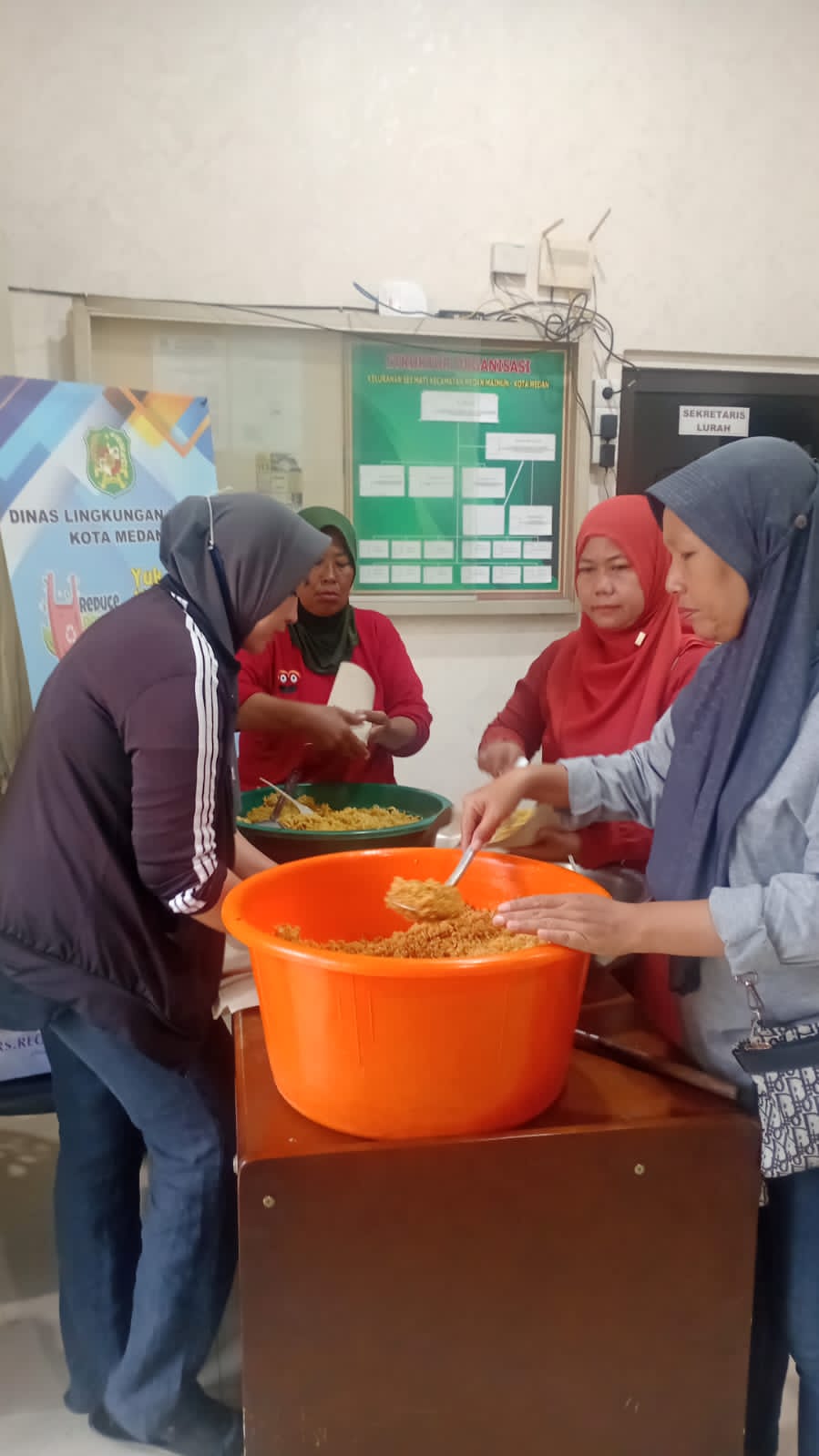 Kota Medan - Pendirian 4 Dapur Umum selama 10 hari, posko kesehatan dan bantuan logistik makanan, genset dan obat2an